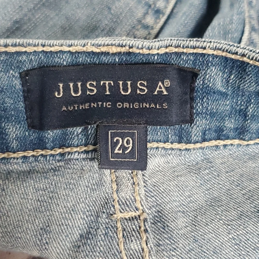 JUST USA DISTRESSED FRAYED DENIM JEAN SHORTS - Picture 3 of 8